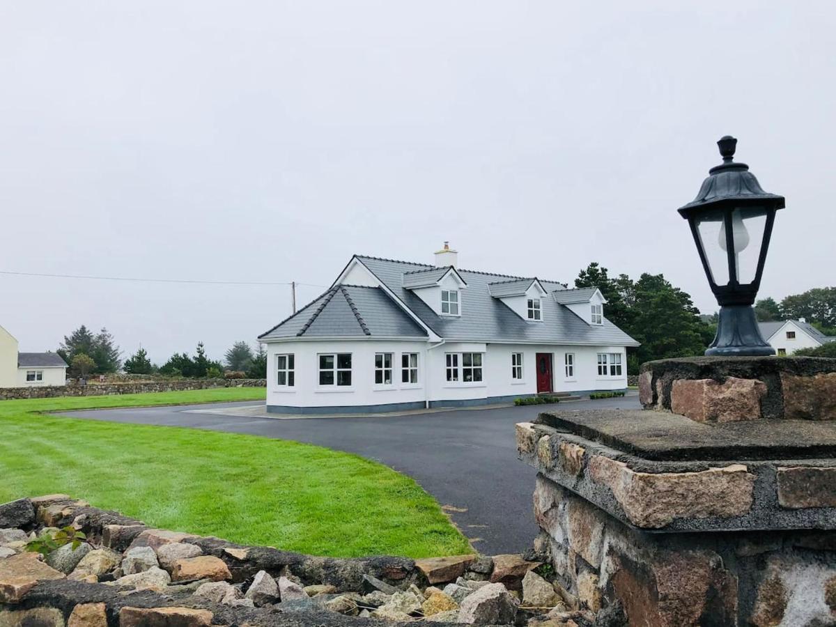 Connemara. 3 Bedroom, 8 Bed, Holiday Home Galway Dış mekan fotoğraf