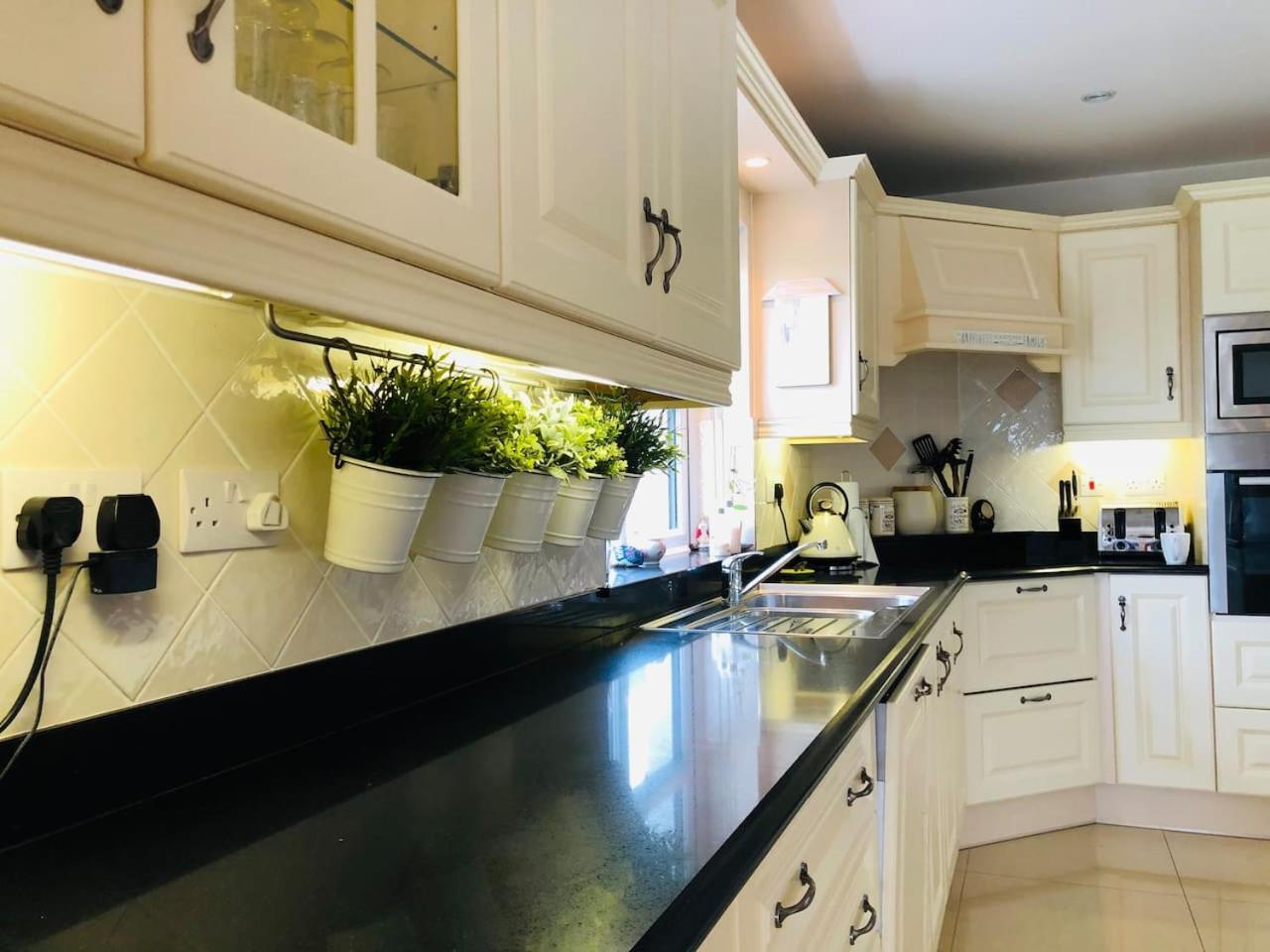 Connemara. 3 Bedroom, 8 Bed, Holiday Home Galway Dış mekan fotoğraf