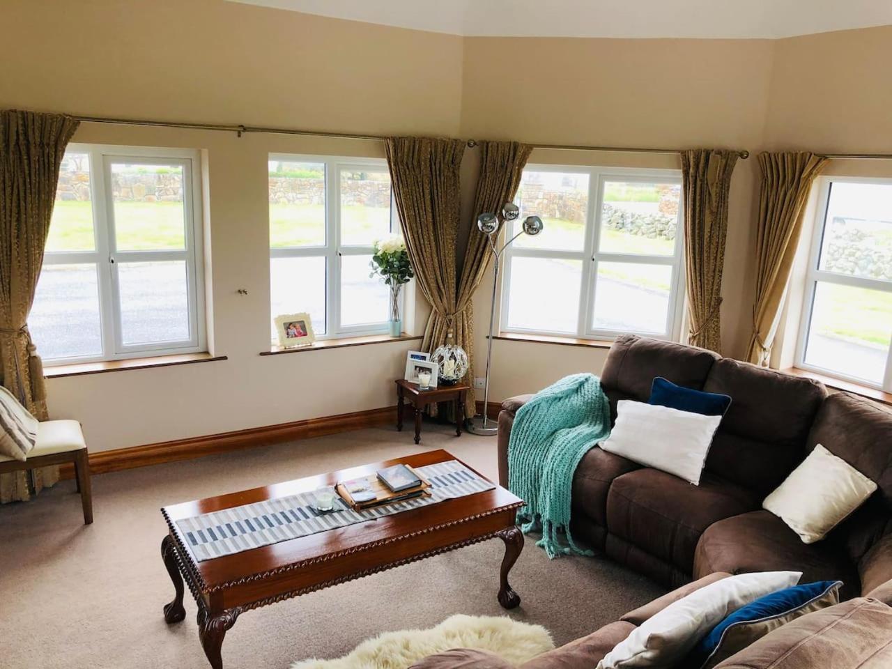 Connemara. 3 Bedroom, 8 Bed, Holiday Home Galway Dış mekan fotoğraf
