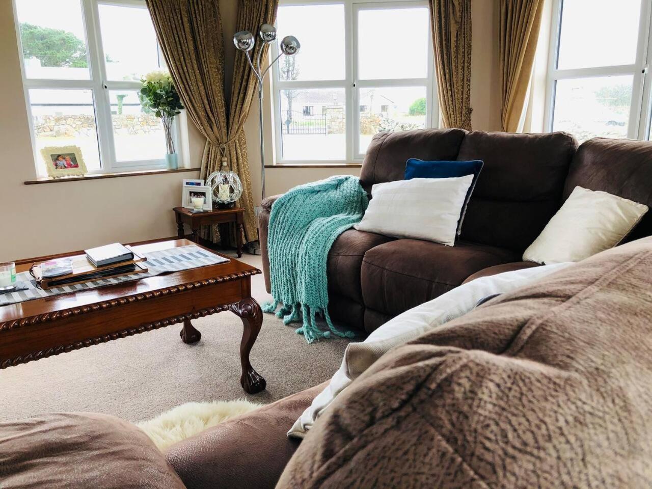Connemara. 3 Bedroom, 8 Bed, Holiday Home Galway Dış mekan fotoğraf